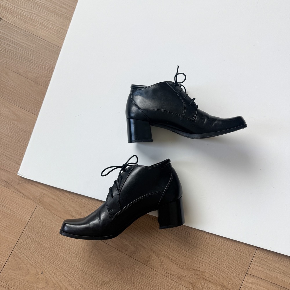 VTG Black Faux Leather Lace Up Block Heel Booties 8.5M Mootsies Tootsies - Picture 6 of 10